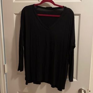 Versona  black V-neck longsleeve shirt